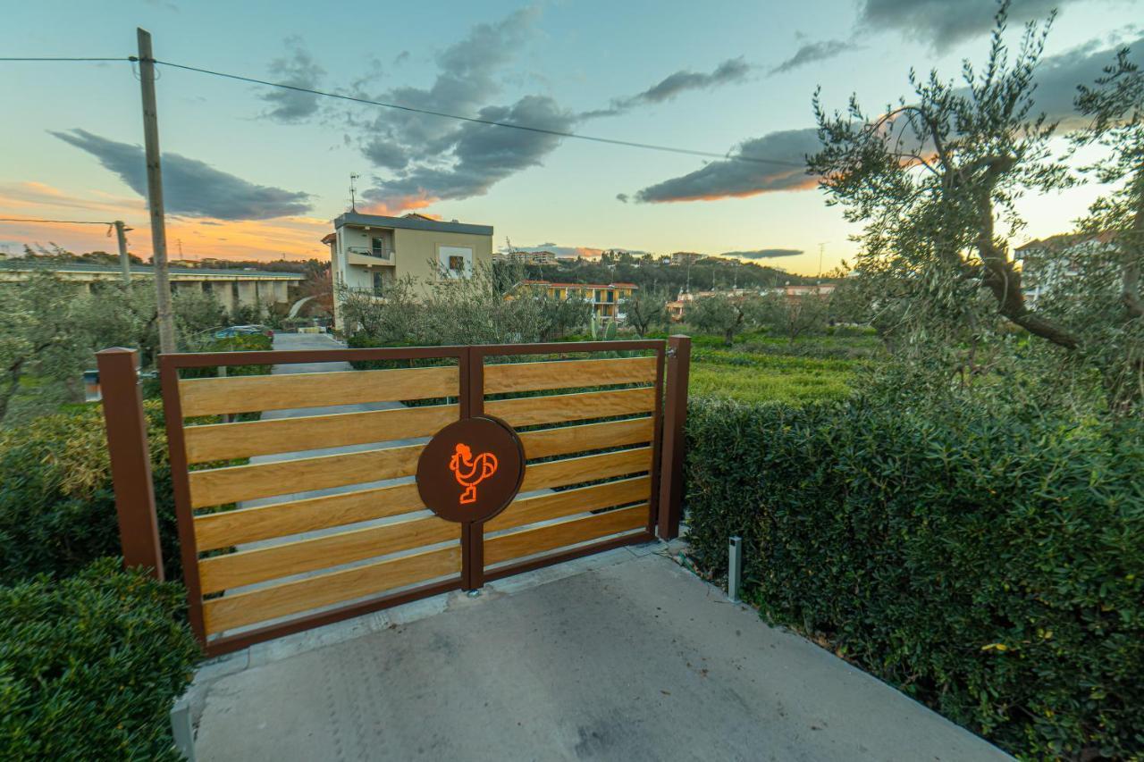 Il Gallo Con Gli Stivali Térmoli Exterior foto